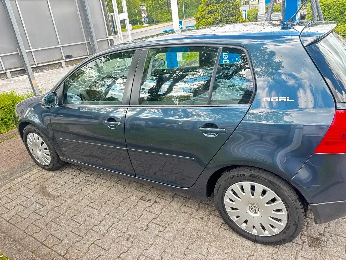 Używany VW Golf V Goal 105 KM (77 kW) 2006 Niebieski Hatchback
