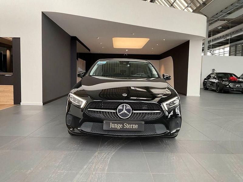 Gebraucht Mercedes A250 Progressive 218 PS (160 kW) 2022 Unilack nachtschwarz Limousine