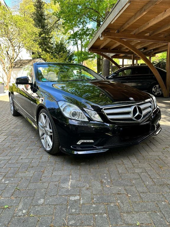 Schwarz Gebraucht 2011 Mercedes E350 AMG Cabrio | 15.300 € (Guter Preis) - Bild 1/4