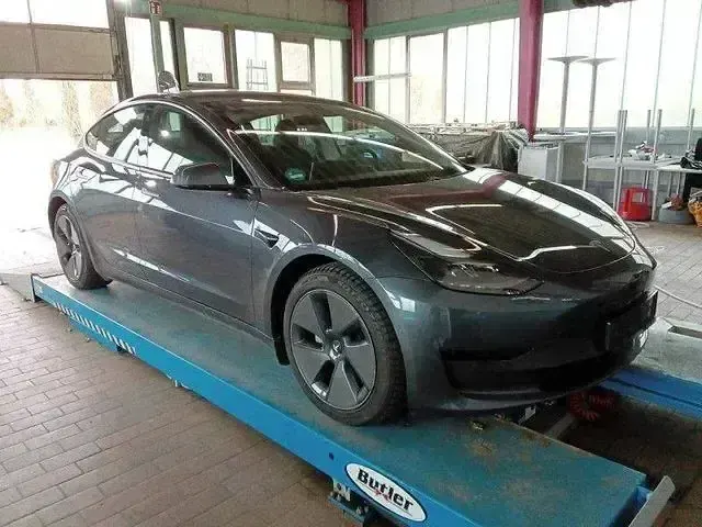 Usado Tesla Model 3 239 kW (325 HP) 2021 Prateado Sedan