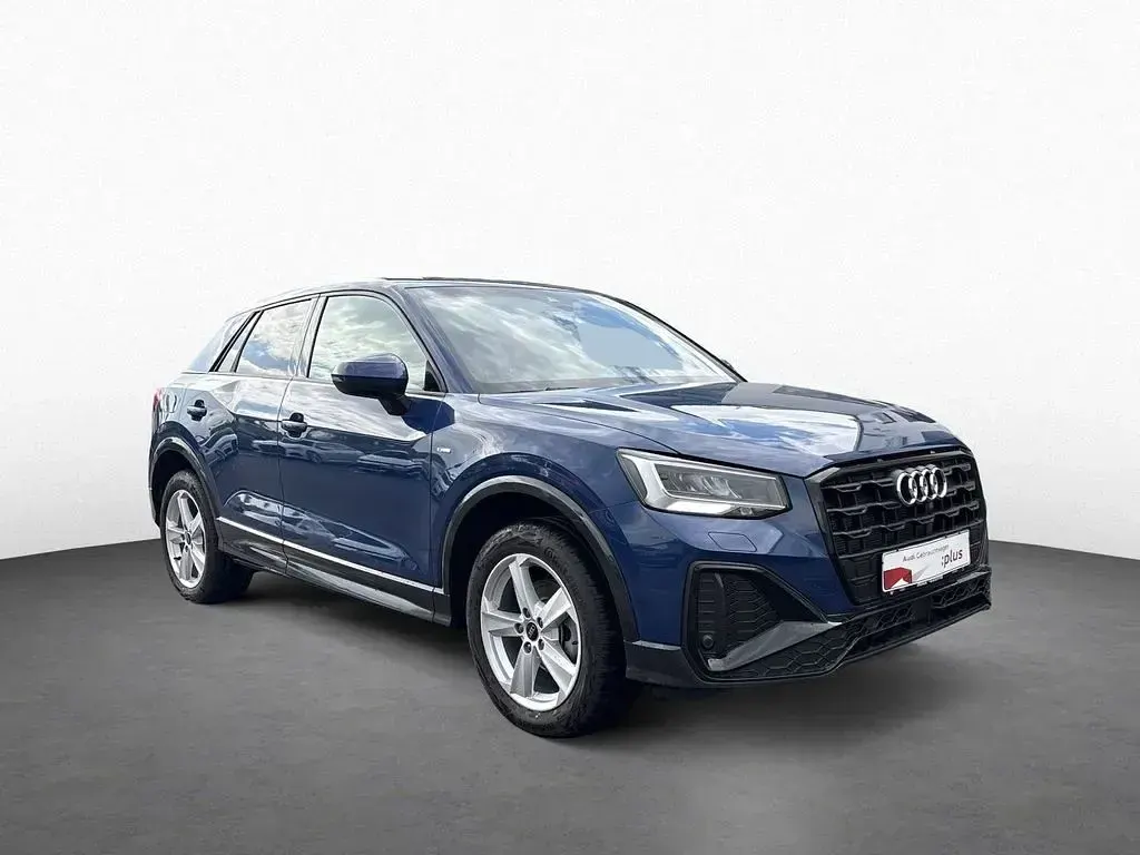 Używany Audi Q2 S-Line 150 KM (110 kW) 2025 Niebieski SUV