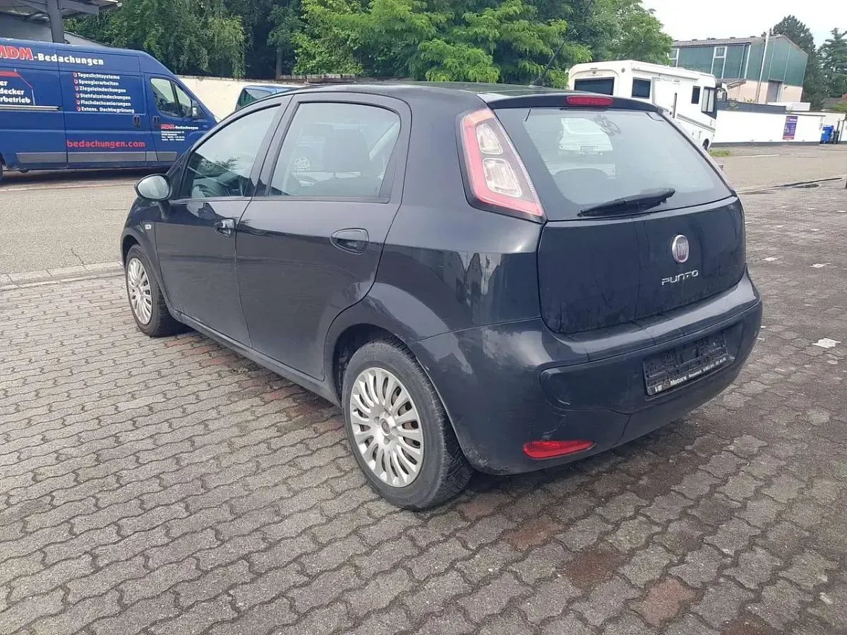 Gebraucht Fiat Punto 69 PS (50 kW) 2011 Colore esterno (nero Kleinwagen