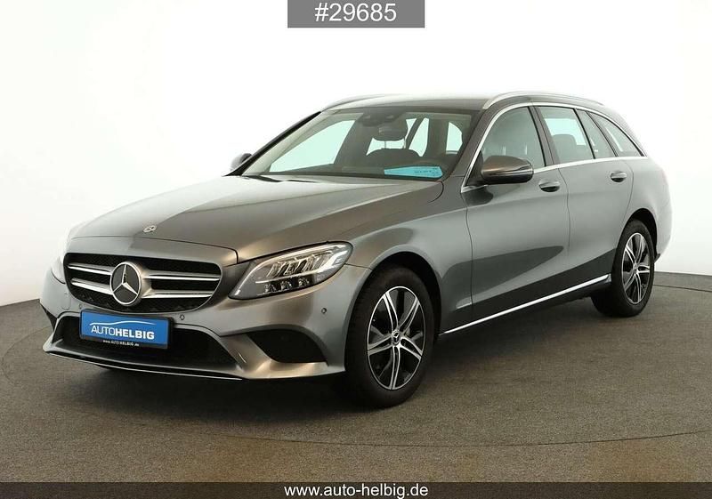 Gebraucht Mercedes C200 Avantgarde 160 PS (117 kW) 2020 Grau Kombi