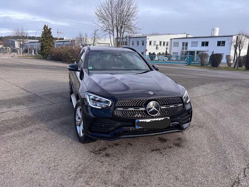 Gebraucht Mercedes GLC300e AMG line 194 PS (142 kW) 2021 Schwarz  unilack SUV