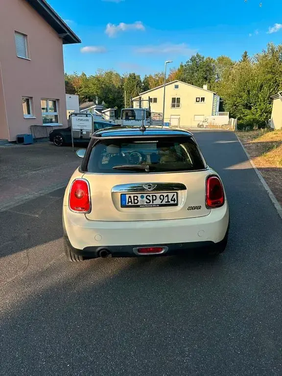 Gebraucht Mini Cooper Chili 136 PS (100 kW) 2014 Weiß Kleinwagen