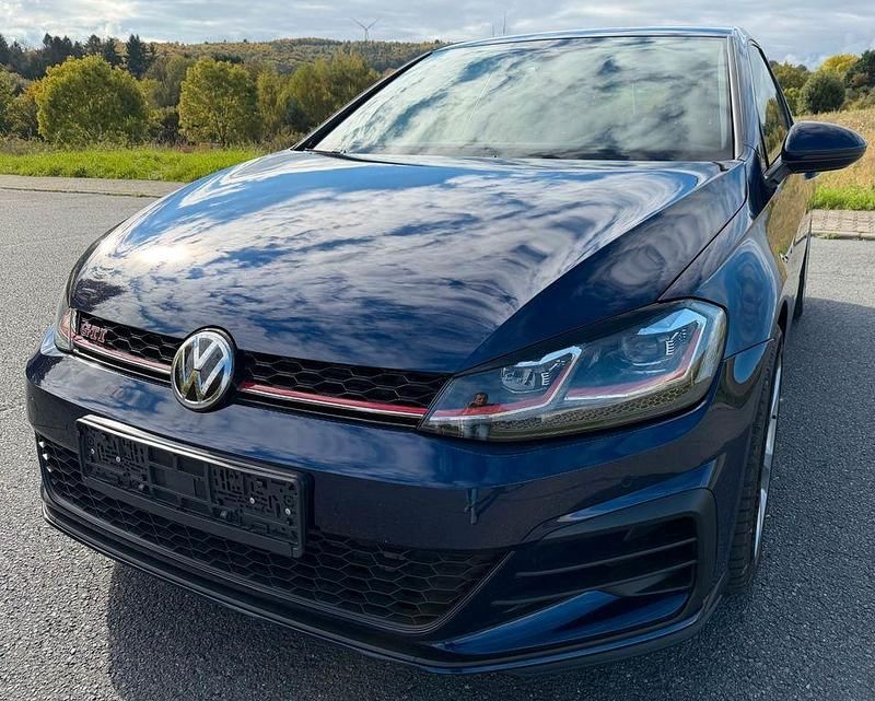 Blau Gebraucht 2018 VW Golf VII GTI Limousine | 19.800 € (Fairer Preis) - Bild 1/4