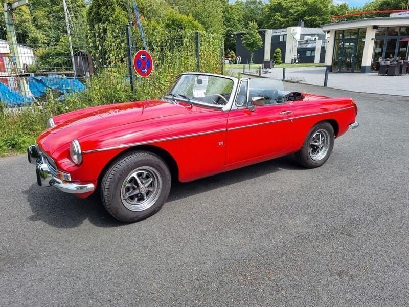 Rot Gebraucht 1976 MG B Cabrio | 15.900 € - Bild 1/2