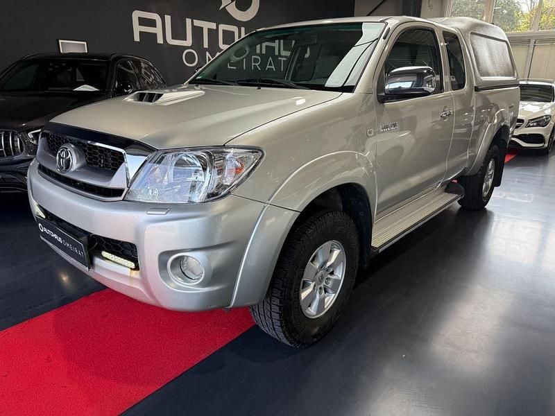 Silber Gebraucht 2009 Toyota HiLux Sol Abholung | 13.900 € (Teuer) - Bild 1/4
