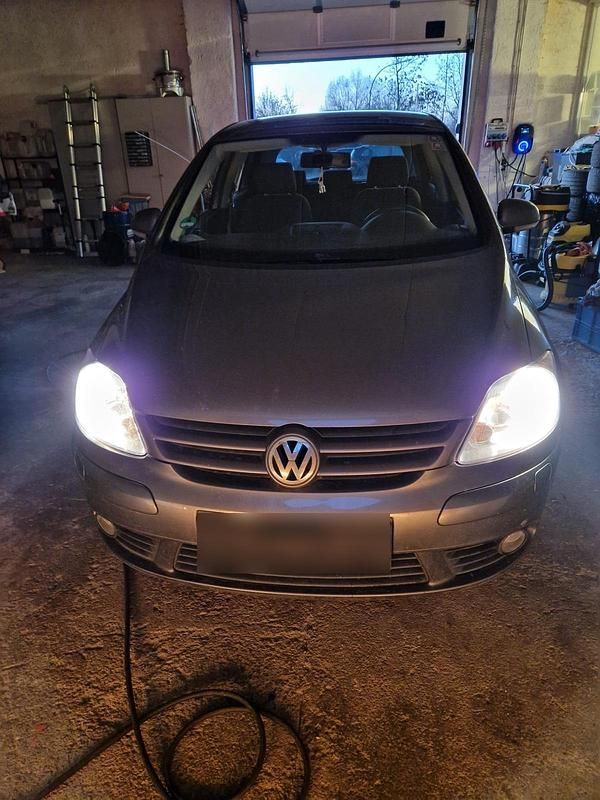 Gebraucht VW Golf 130 PS (95 kW) 2005 Grau Van / Kleinbus