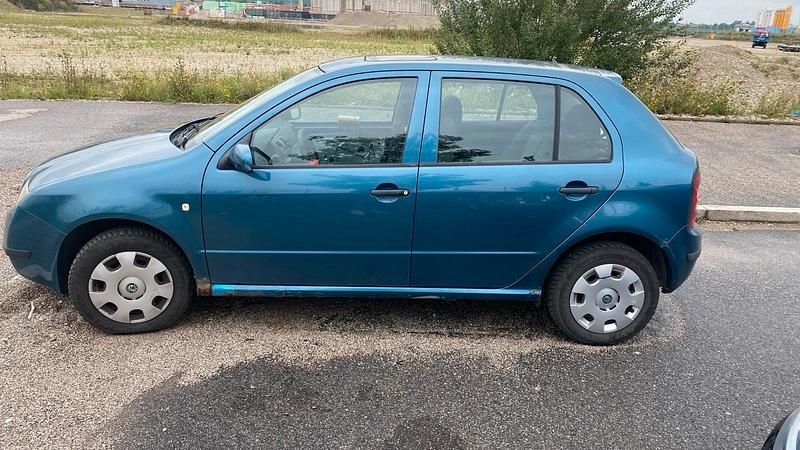 Andere farben Gebraucht 2004 Skoda Fabia Kleinwagen | 900 € (Fairer Preis) - Bild 1/4