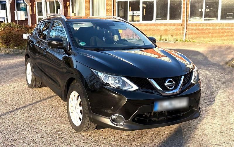 Schwarz Gebraucht 2017 Nissan Qashqai N-Connecta SUV | 13.369 € (Fairer Preis) - Bild 1/4
