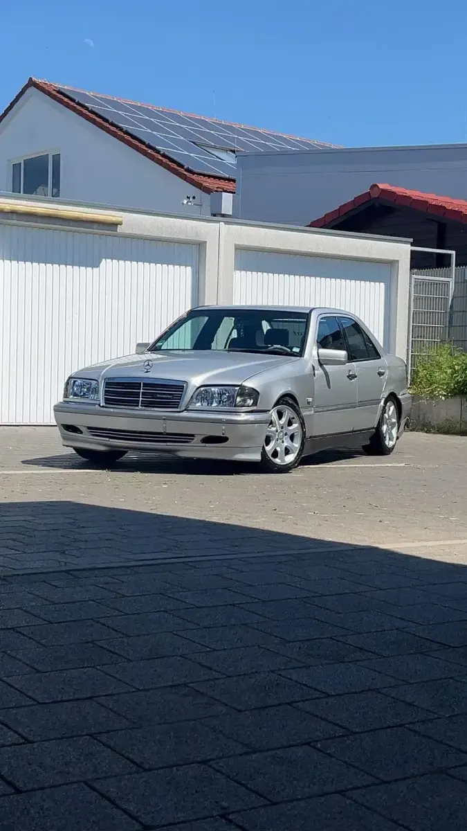 Gebraucht Mercedes C180 121 PS (88 kW) 1998 Silber Limousine