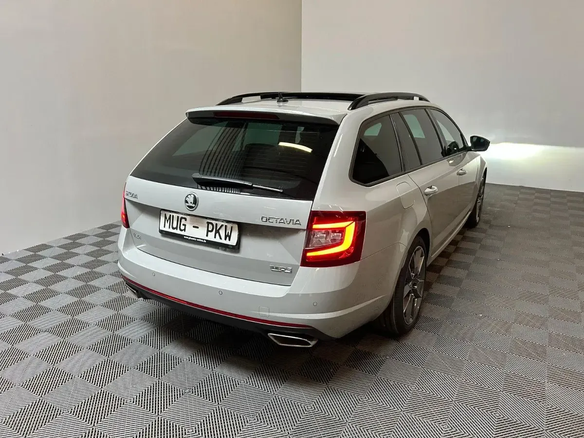 Gebraucht Skoda Octavia RS 184 PS (135 kW) 2020 Grau Kombi