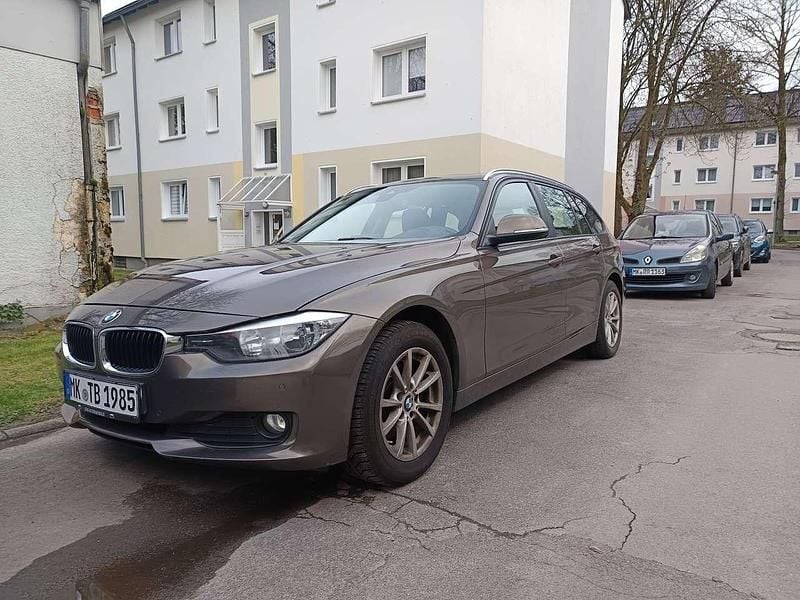 Gebraucht BMW 320 Luxury Line 184 PS (135 kW) 2013 Kombi