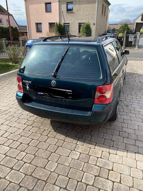 Gebraucht VW Passat 116 PS (85 kW) 2002 Grün Kombi
