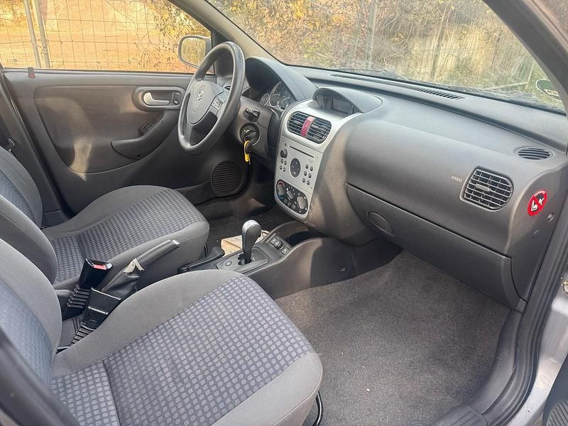 Gebraucht Opel Corsa 75 PS (55 kW) 2003 Silber Kleinwagen