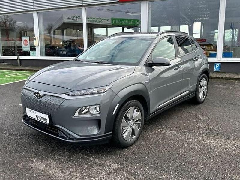 Chalk white / met Gebraucht 2020 Hyundai Kona Advantage SUV | 16.490 € (Guter Preis) - Bild 1/4