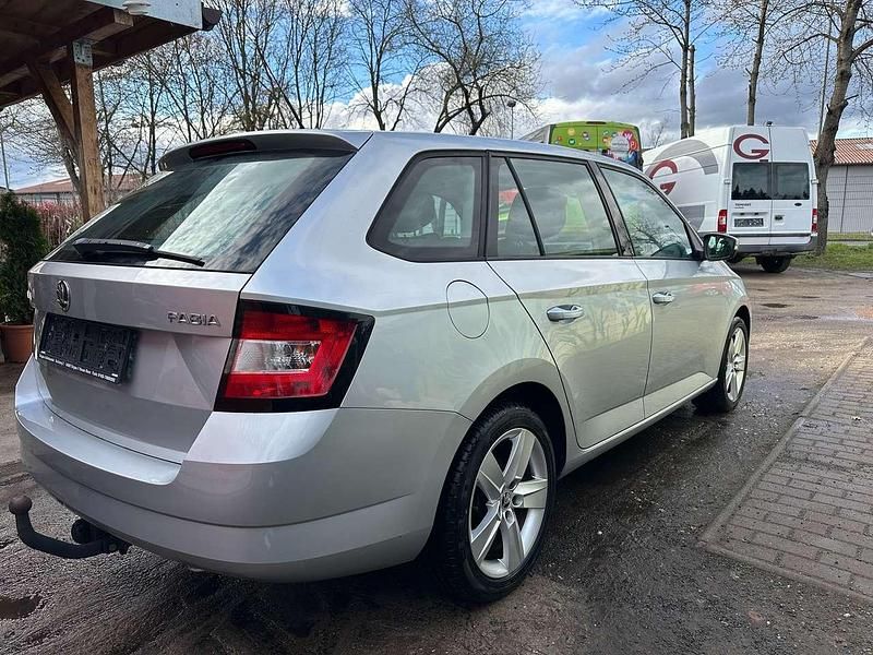 Gebraucht Skoda Fabia Ambition 90 PS (66 kW) 2016 Brilliantsilber metallic Kombi