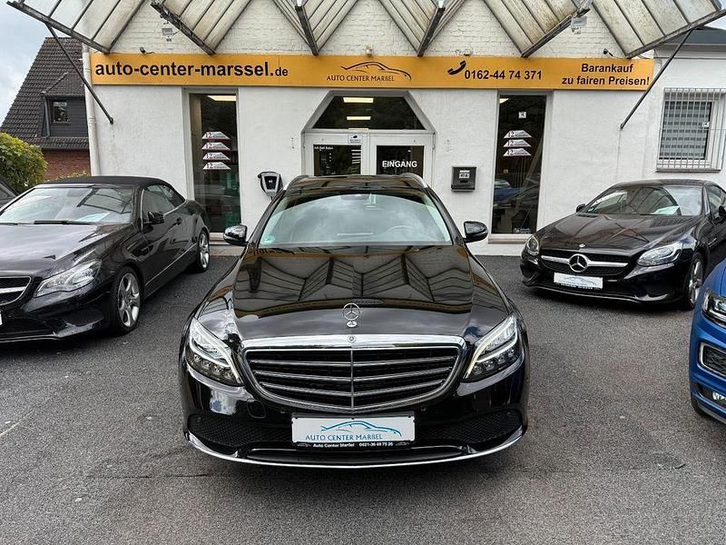 Gebraucht Mercedes C180 156 PS (114 kW) 2018 Schwarz Limousine
