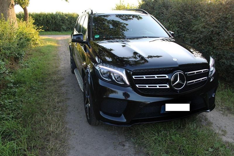 Schwarz Gebraucht 2017 Mercedes GLS400 AMG SUV | 30.500 € - Bild 1/4