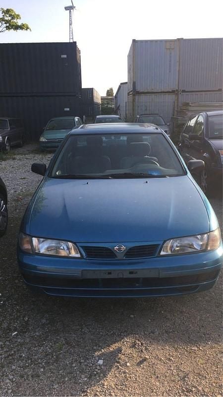 Blau Gebraucht 1996 Nissan Almera Limousine | 1.500 € - Bild 1/4