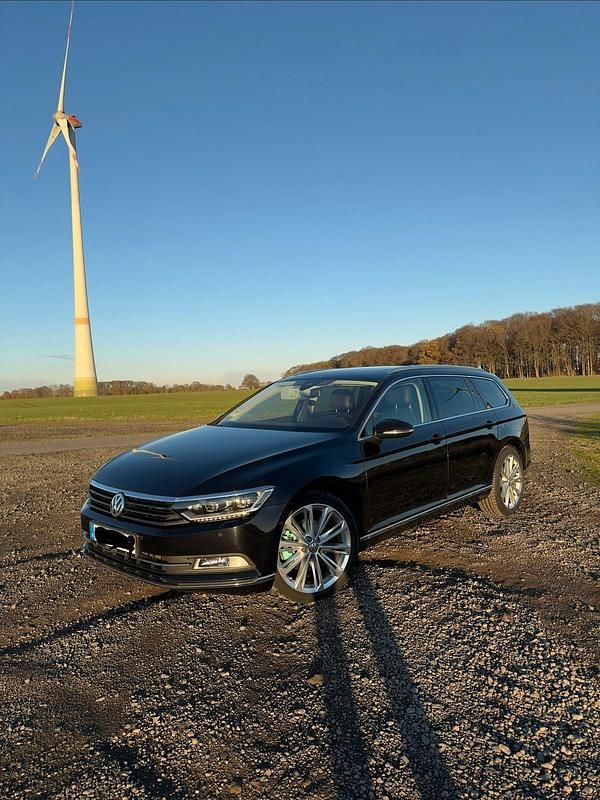 Schwarz Gebraucht 2015 VW Passat Kombi | 17.650 € (Teuer) - Bild 1/4