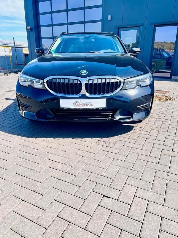 Gebraucht BMW 320 Sport Line 190 PS (139 kW) 2020 Schwarz Kombi