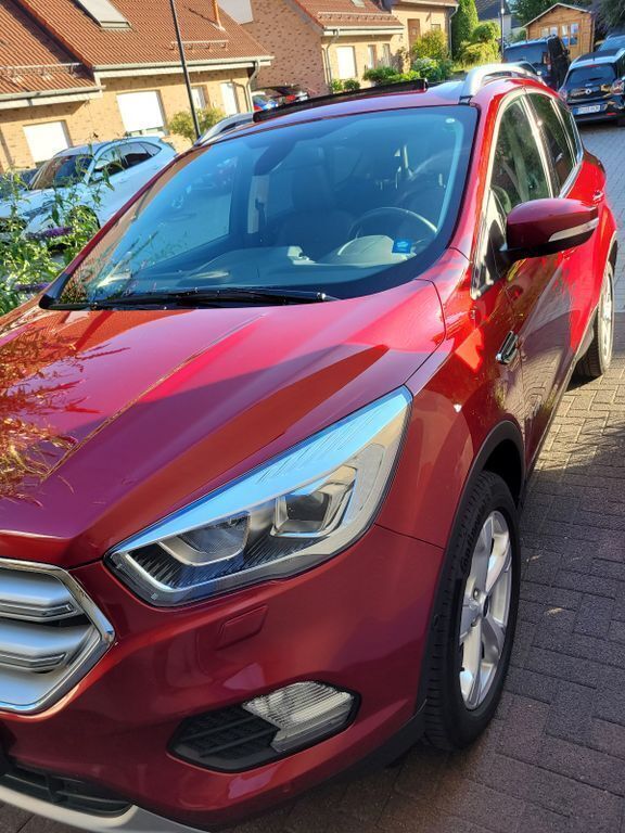Rot Gebraucht 2019 Ford Kuga Titanium SUV | 19.700 € (Superpreis) - Bild 1/4