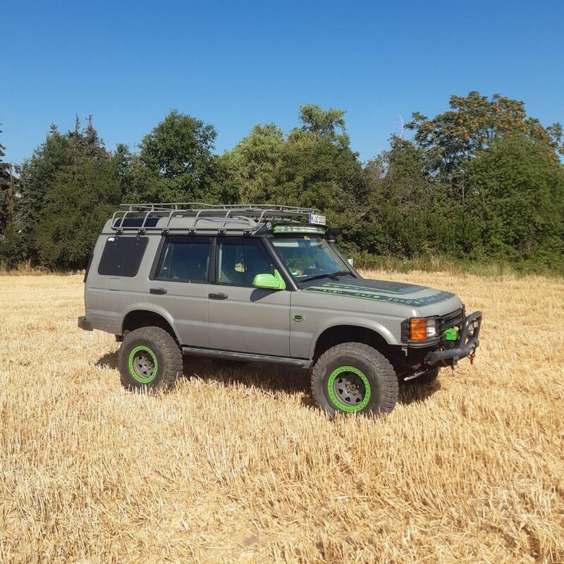 Grau Gebraucht 2001 Land Rover Discovery 2 SUV | 9.900 € - Bild 1/4