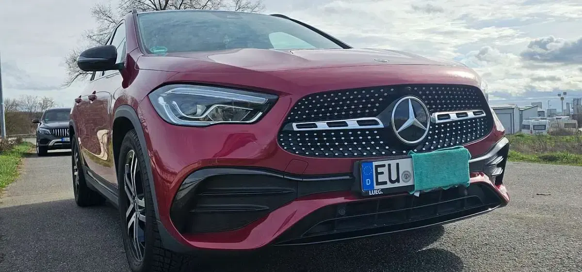 Gebraucht Mercedes GLA250 Edition 224 PS (164 kW) 2022 Rot SUV