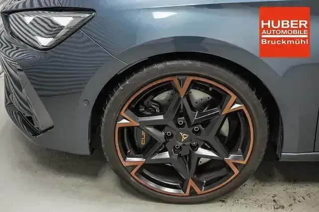 Gebraucht Cupra Leon VZ 333 PS (244 kW) 2025 Magnetic grau metallic (s7) Kombi