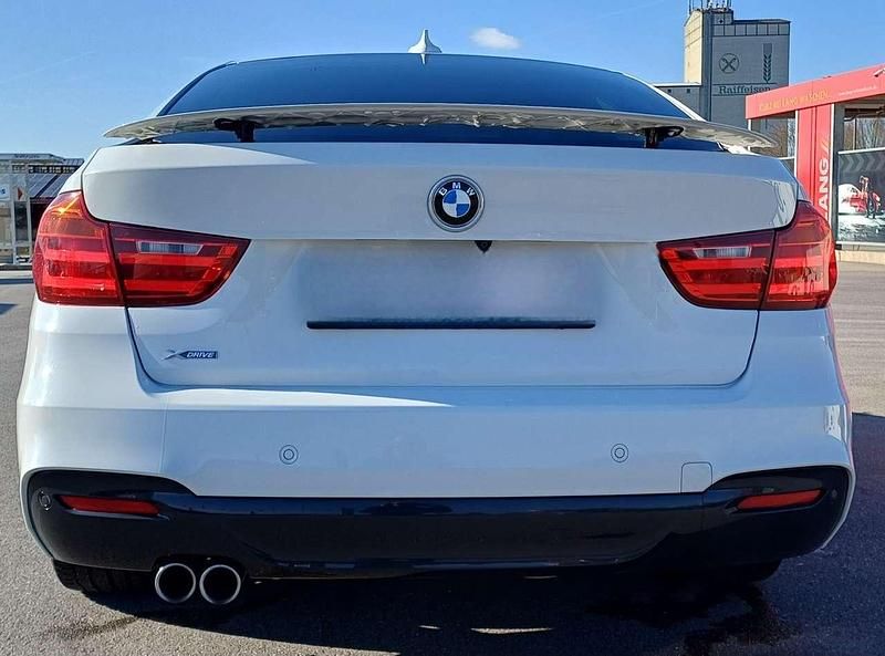 Gebraucht BMW 320 M Sport 190 PS (139 kW) 2016 Weiß Kleinwagen