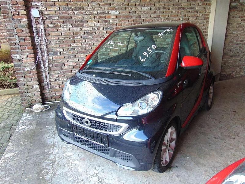 Schwarzrotmet. Gebraucht 2014 Smart ForTwo Coupé Passion Coupé | 6.950 € (Fairer Preis) - Bild 1/4