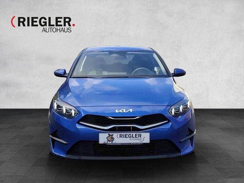 Neu Kia Ceed 140 PS (102 kW) 2025 Schwarz Kleinwagen