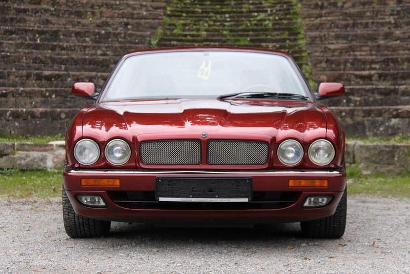 Rot Gebraucht 1997 Jaguar XJR Limousine | 44.999 € - Bild 1/4