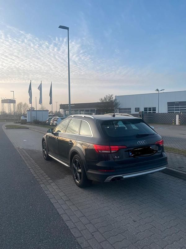 Gebraucht Audi A4 Allroad 190 PS (139 kW) 2018 Schwarz Kombi