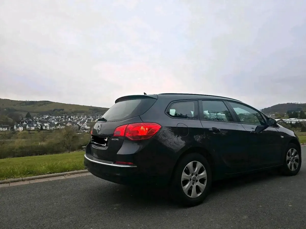 Gebraucht Opel Astra 110 PS (80 kW) 2016 Schwarz Kombi