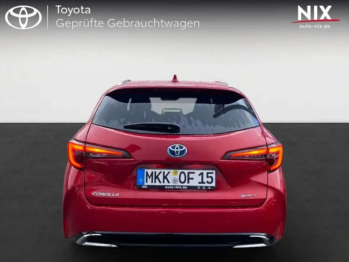 Gebraucht Toyota Corolla 122 PS (89 kW) 2026 Rot Kombi