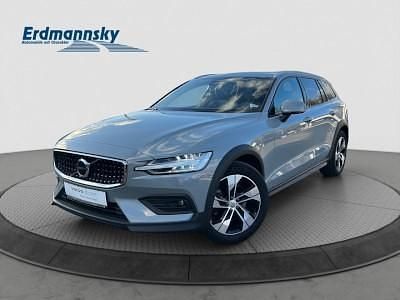 Vapour grey (grau) Gebraucht 2023 Volvo V60 CC Plus Kombi | 40.460 € (Fairer Preis) - Bild 1/4