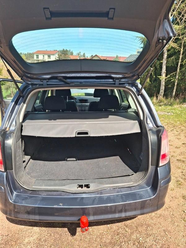 Gebraucht Opel Astra 116 PS (85 kW) 2009 Grau Kombi