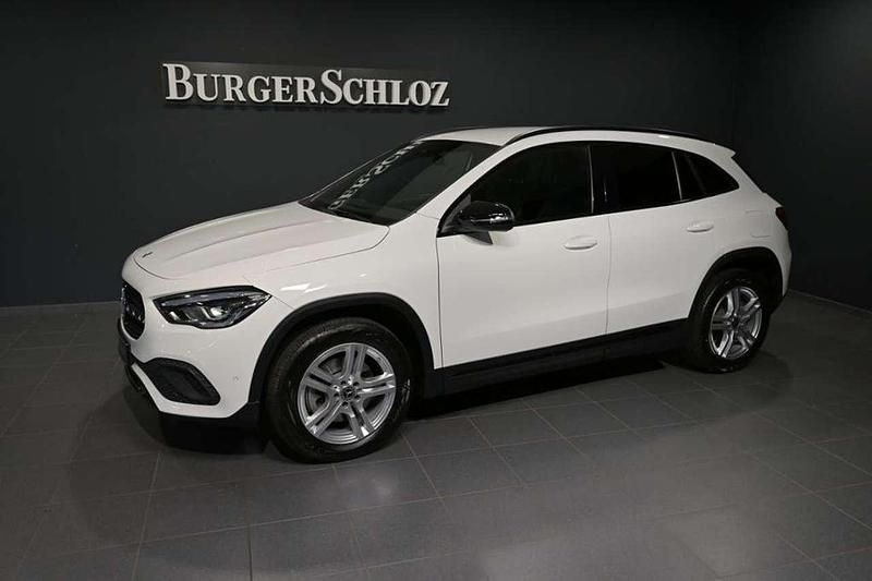 Unilack polarweiß Gebraucht 2021 Mercedes GLA250 Progressive SUV | 31.380 € (Guter Preis) - Bild 1/4
