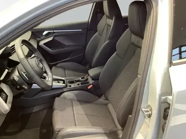 Gebraucht Audi A3 Ambiente 150 PS (110 kW) 2024 Grau Limousine