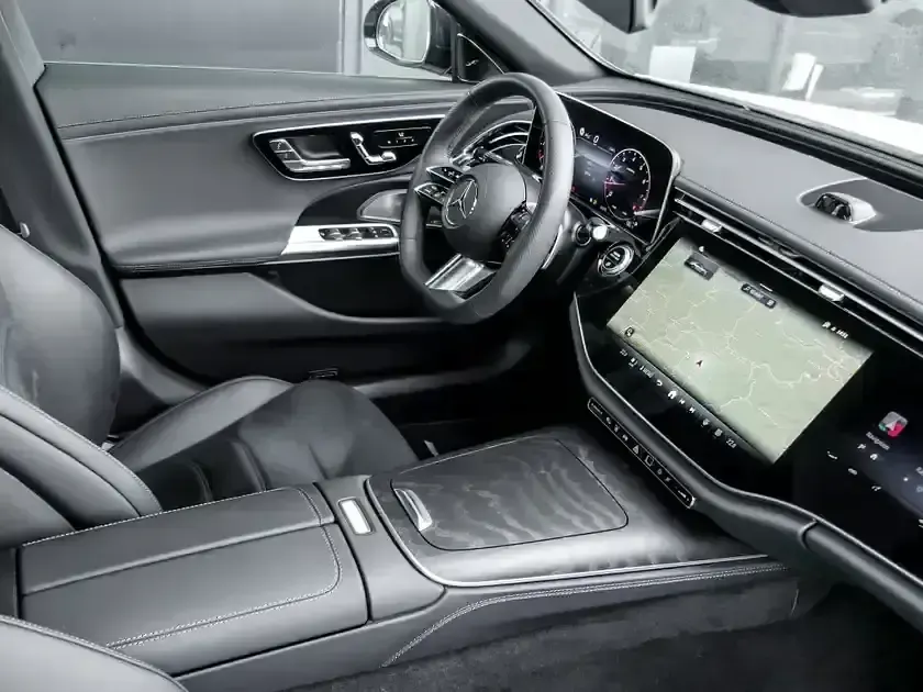 Gebraucht Mercedes E200 AMG 204 PS (150 kW) 2025 Polarweiß uni Limousine