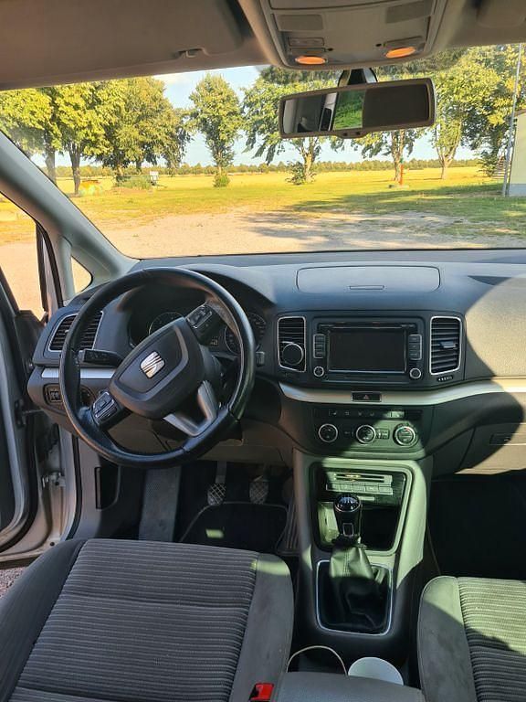 Silber Gebraucht 2012 Seat Alhambra Ecomotive Van / Kleinbus | 6.900 € (Guter Preis) - Bild 1/4