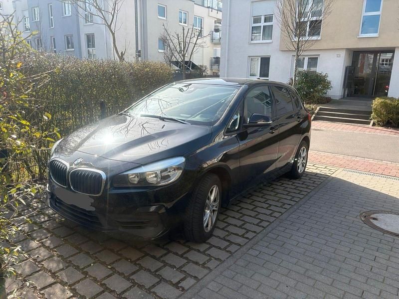 Gebraucht BMW 218 Advantage 140 PS (102 kW) 2018 Schwarz Kombi