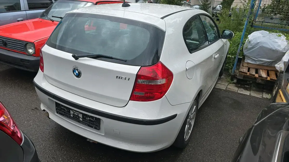 Gebraucht BMW 118 128 PS (94 kW) 2010 Weiß Kleinwagen