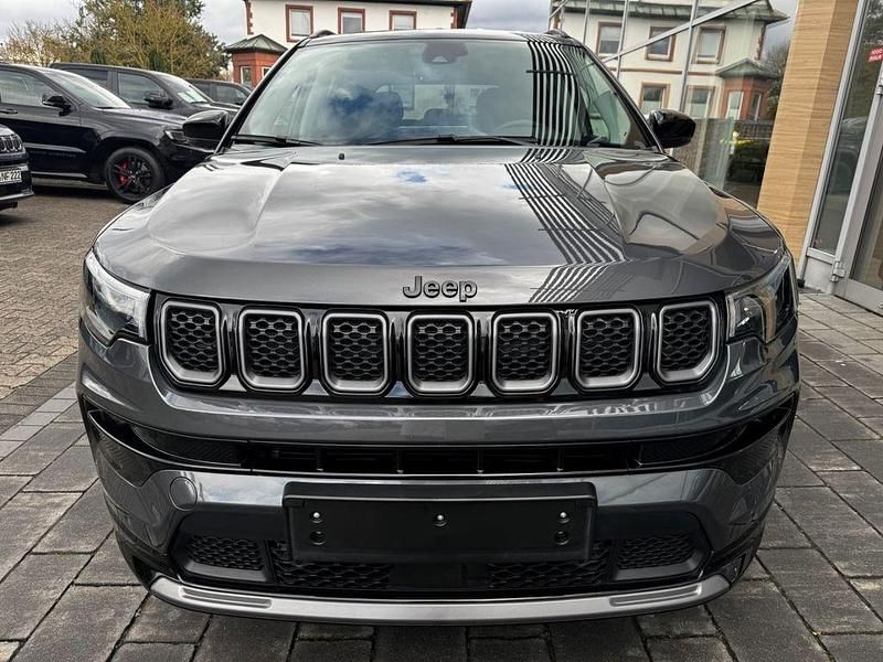 Second-hand Jeep Compass 131 CP (96 kW) 2023 Gri SUV