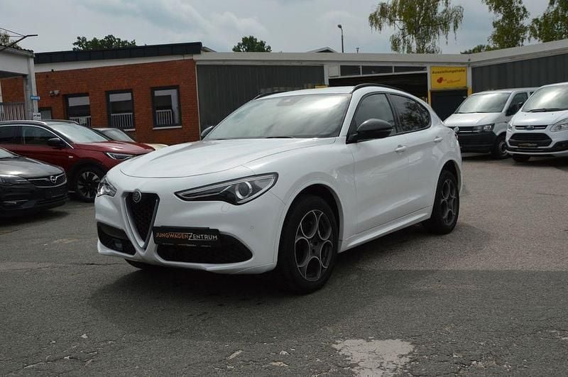 Weiß Gebraucht 2021 Alfa Romeo Stelvio SUV | 24.900 € - Bild 1/4