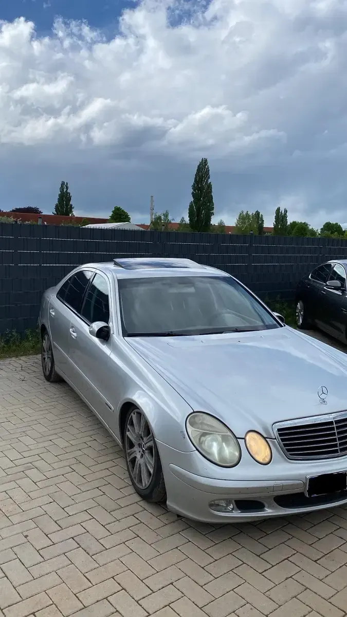 Gebraucht Mercedes E220 150 PS (110 kW) 2002 Limousine