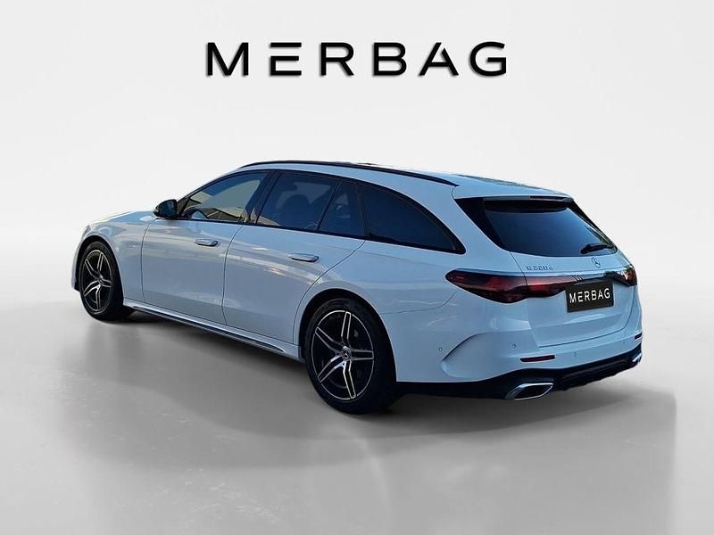 Używany Mercedes E220 Advanced 197 KM (144 kW) 2025 Biały Kombi